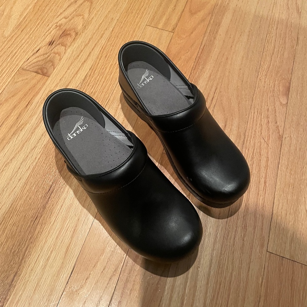 Professional Black Danskos